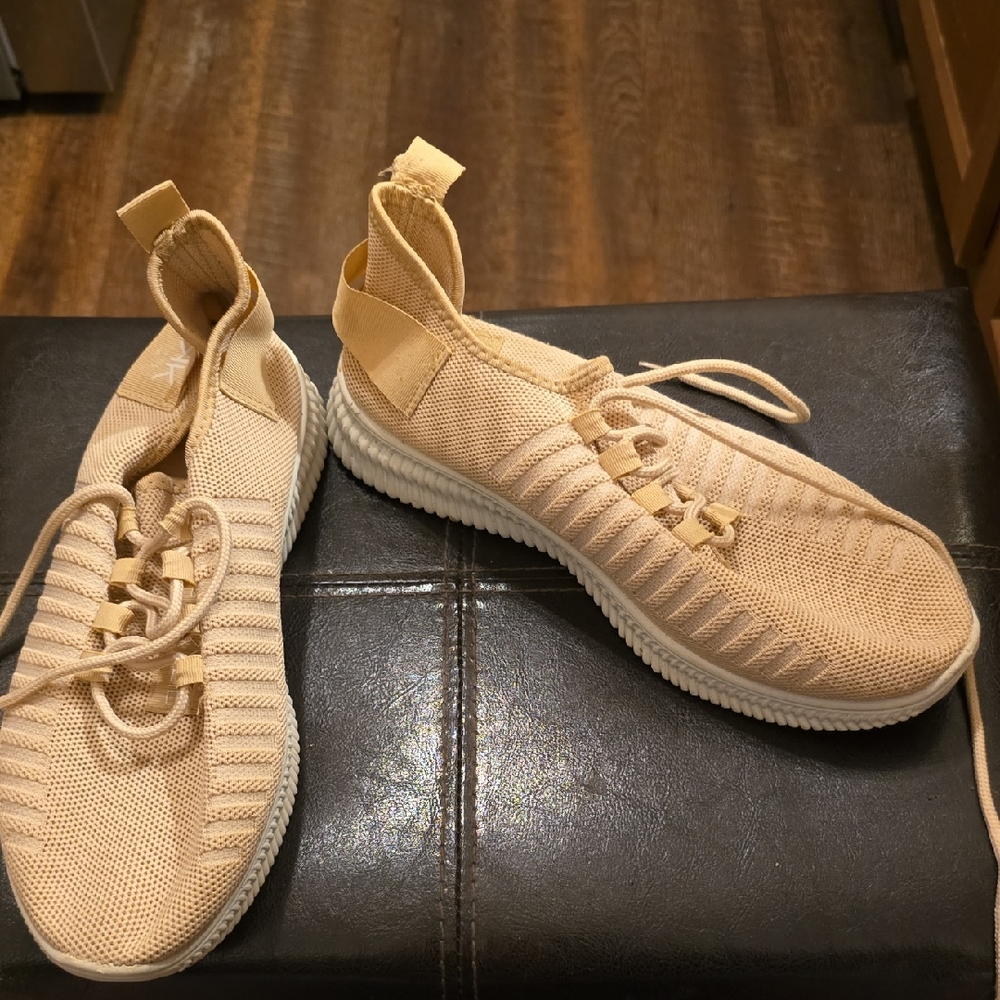 Women's Tan Sneakers